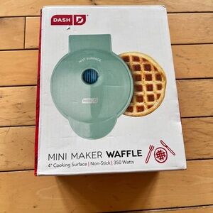 DASH Mini Waffle Maker Maker - Aqua